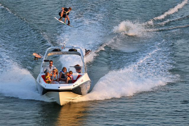 Profitez du Wakeboard avec Entre Ciel et Mer Wakeboard